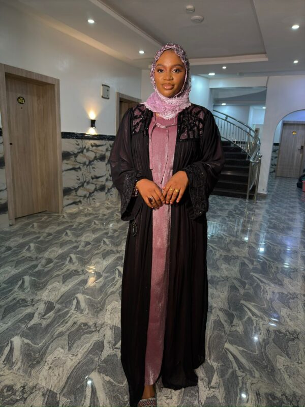 Limas Abayas