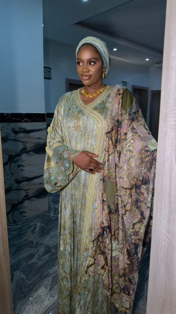 Limas Abayas