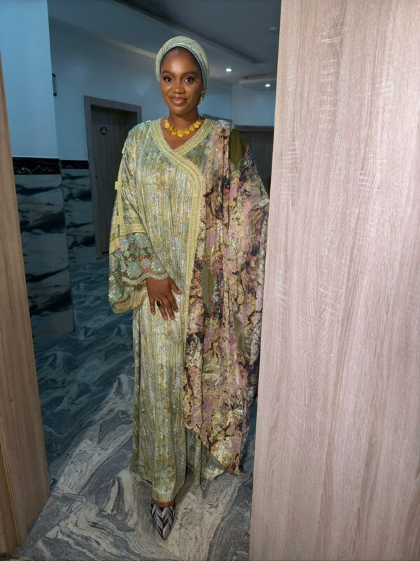 Limas Abayas